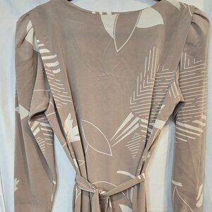 Vintage La Chemise Dress, Size 12, Beige & White, Made In U.S.A, Matching Belt